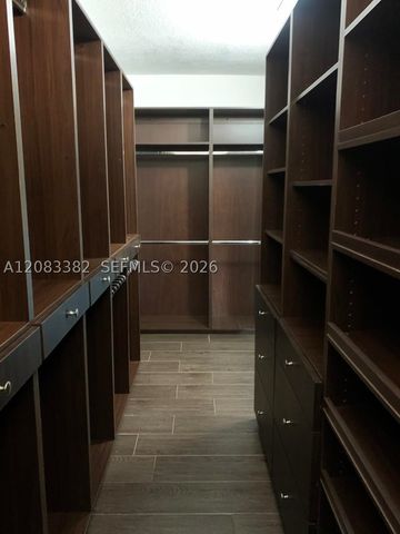 3652 Falcon Ridge Cir 0, Weston, FL 33331
