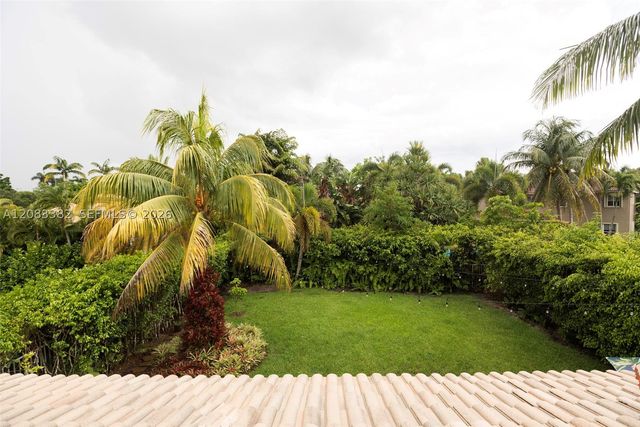 3652 Falcon Ridge Cir 0, Weston, FL 33331