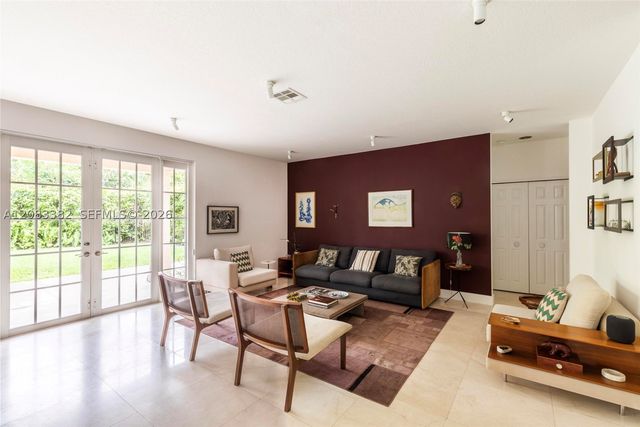 3652 Falcon Ridge Cir 0, Weston, FL 33331