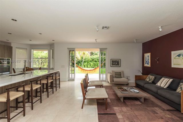 3652 Falcon Ridge Cir 0, Weston, FL 33331