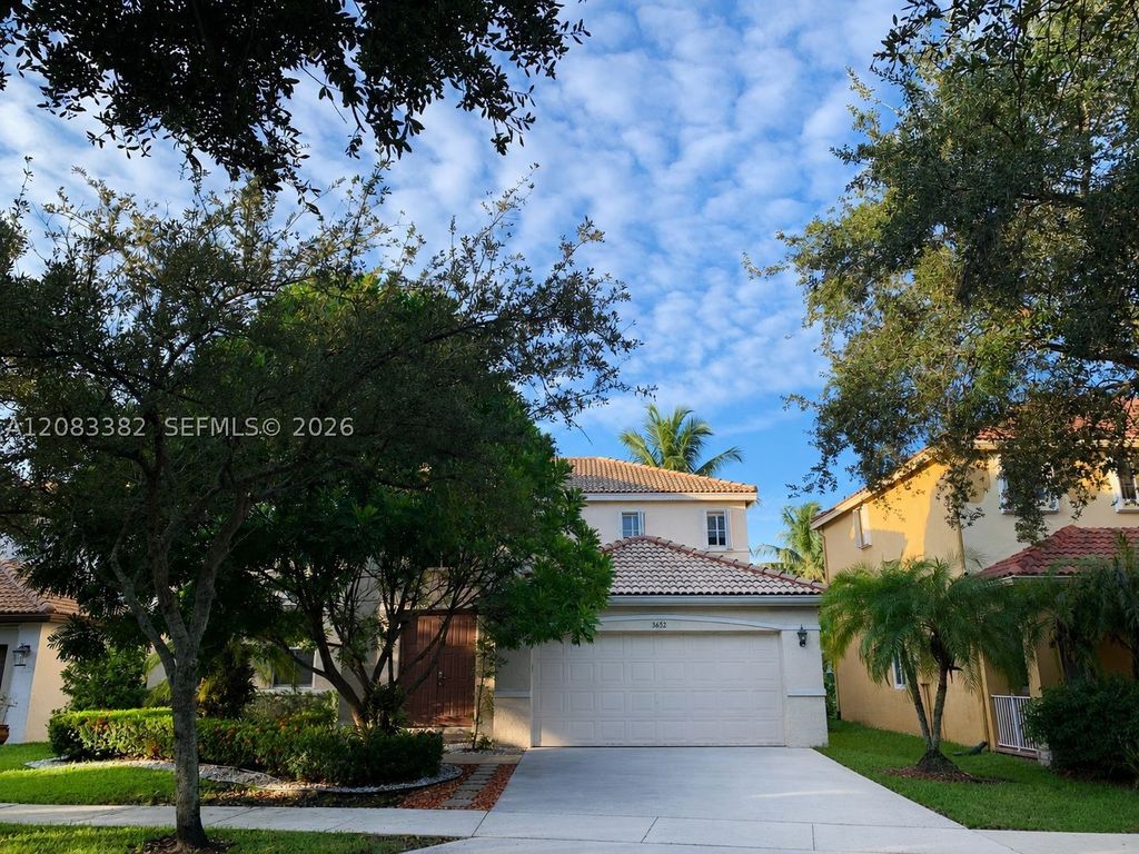 3652 Falcon Ridge Cir 0, Weston, FL 33331