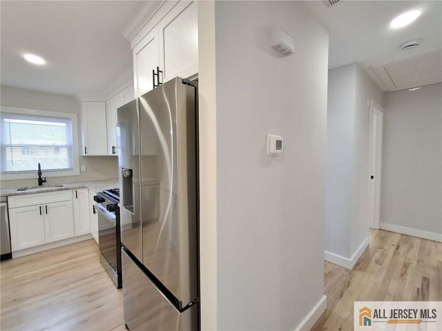 397 Lake Avenue, Colonia, NJ 07067