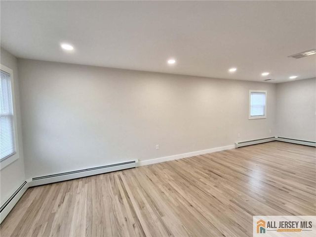 397 Lake Avenue, Colonia, NJ 07067