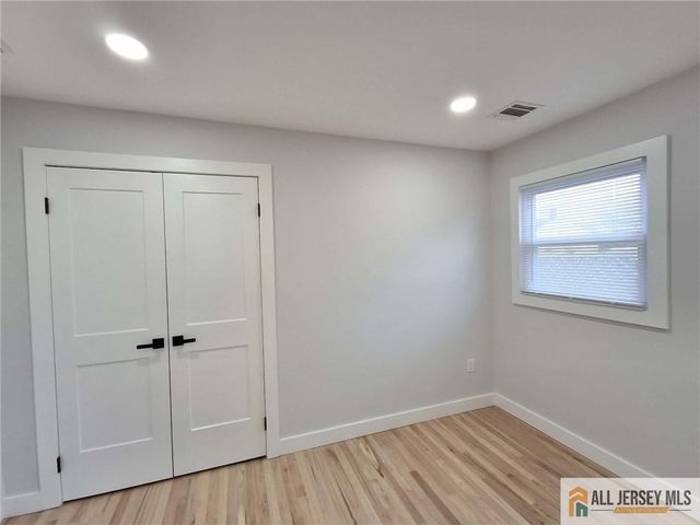 397 Lake Avenue, Colonia, NJ 07067