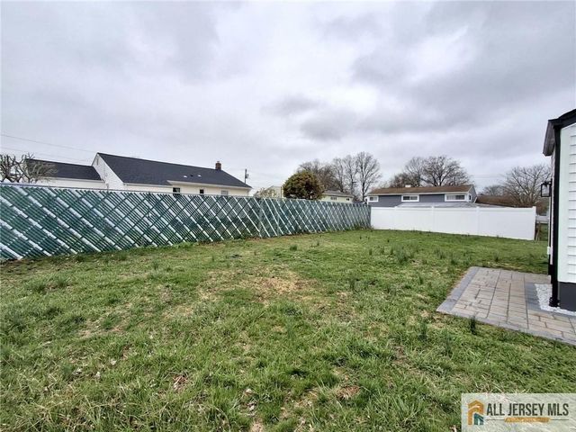 397 Lake Avenue, Colonia, NJ 07067