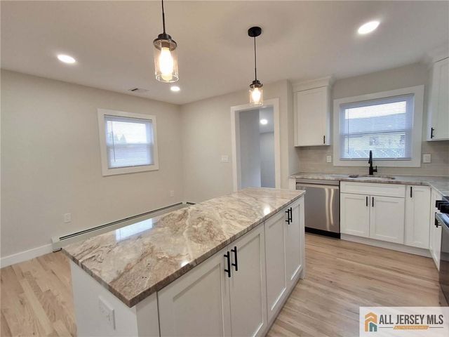 397 Lake Avenue, Colonia, NJ 07067