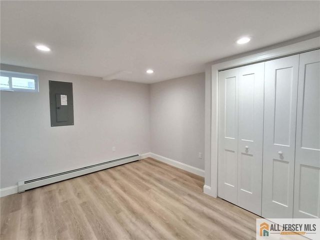 397 Lake Avenue, Colonia, NJ 07067