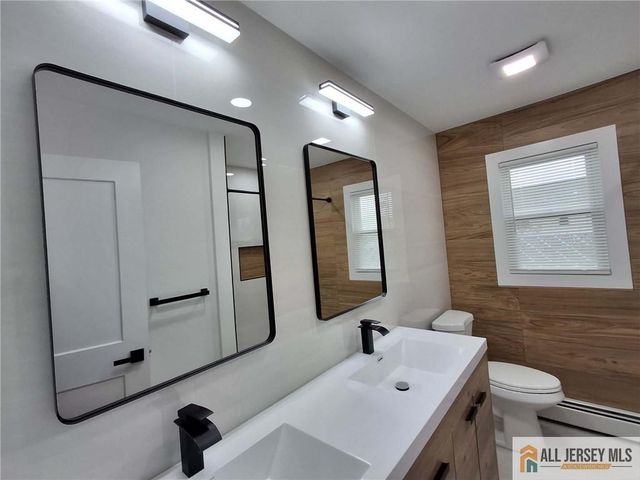 397 Lake Avenue, Colonia, NJ 07067