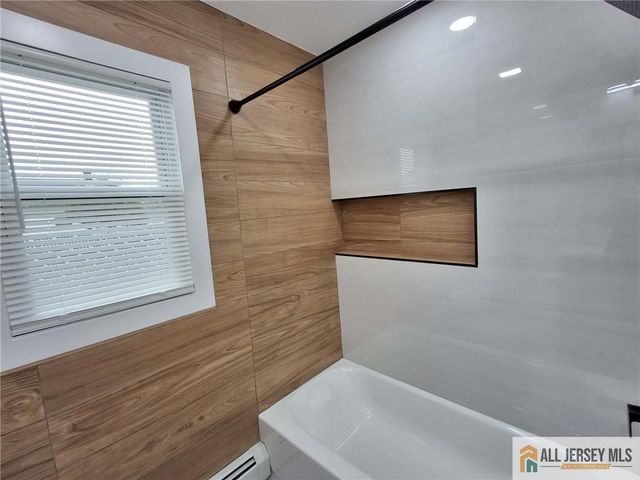 397 Lake Avenue, Colonia, NJ 07067