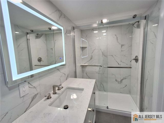 397 Lake Avenue, Colonia, NJ 07067