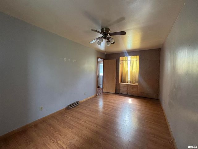 517 12TH Avenue, Fulton, IL 61252