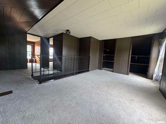 517 12TH Avenue, Fulton, IL 61252