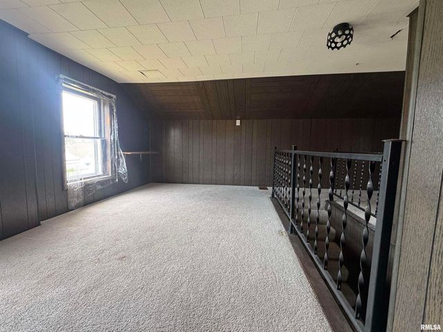 517 12TH Avenue, Fulton, IL 61252