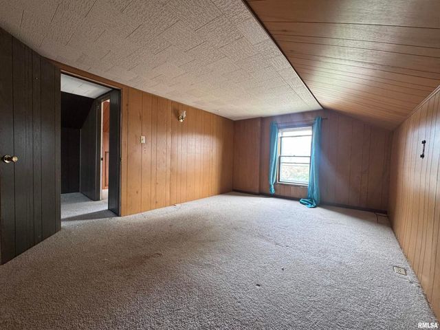 517 12TH Avenue, Fulton, IL 61252