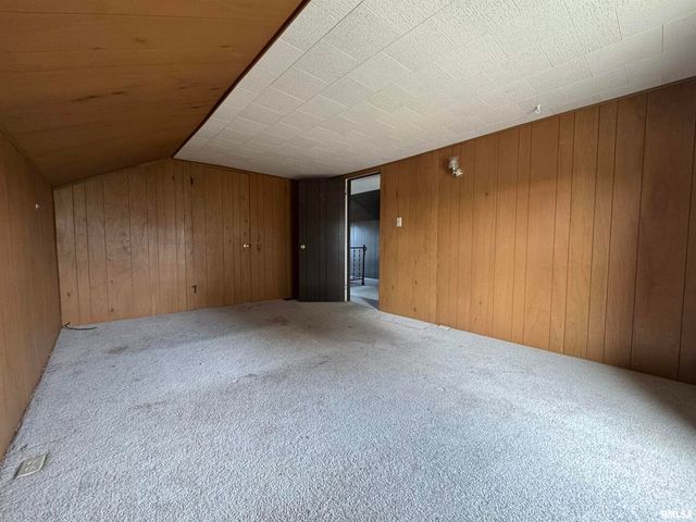 517 12TH Avenue, Fulton, IL 61252