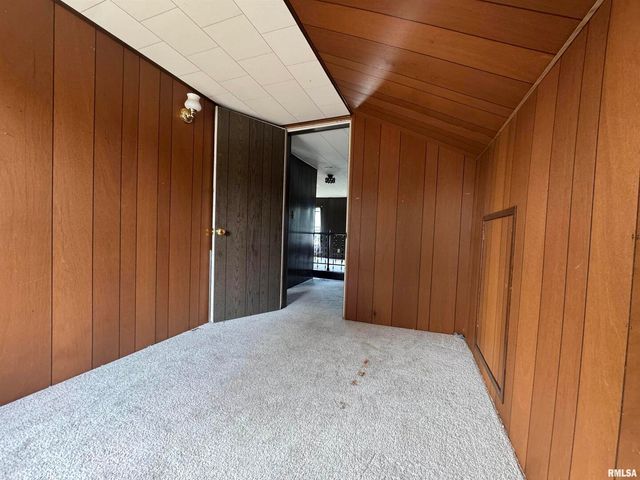 517 12TH Avenue, Fulton, IL 61252