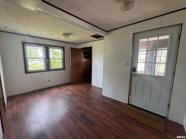 517 12TH Avenue, Fulton, IL 61252