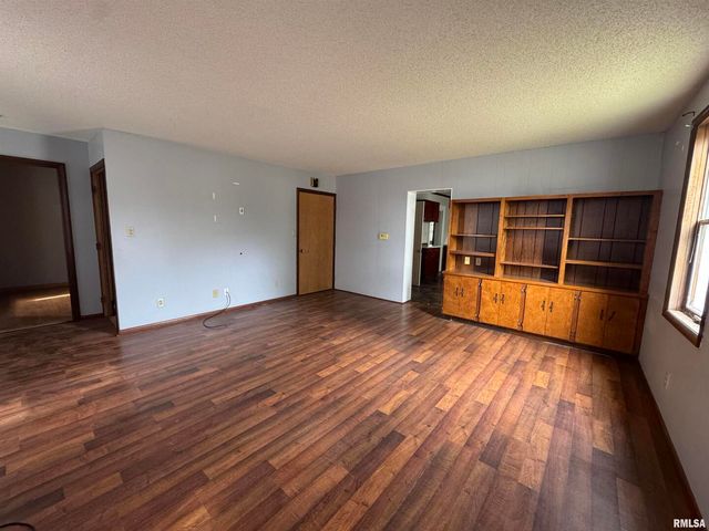 517 12TH Avenue, Fulton, IL 61252