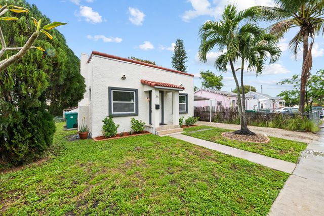 35 SE 12th Street, Dania Beach, FL 33004