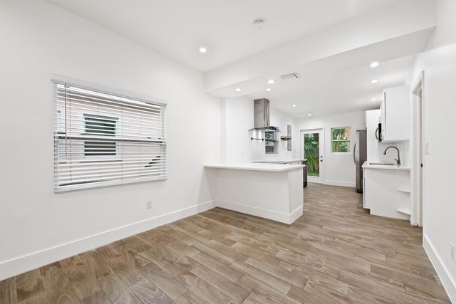 35 SE 12th Street, Dania Beach, FL 33004