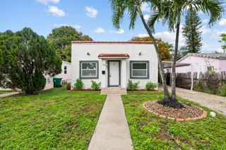 35 SE 12th Street, Dania Beach, FL 33004