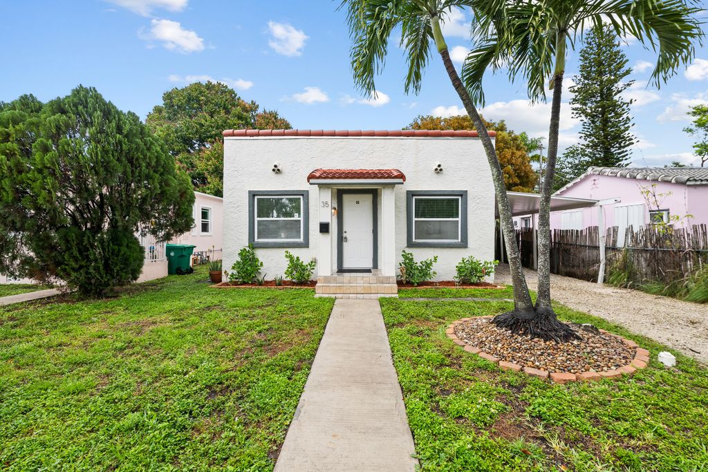 35 SE 12th Street, Dania Beach, FL 33004