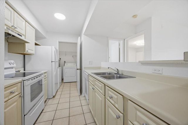 3028 PARKWAY BOULEVARD 301, Kissimmee, FL 34747
