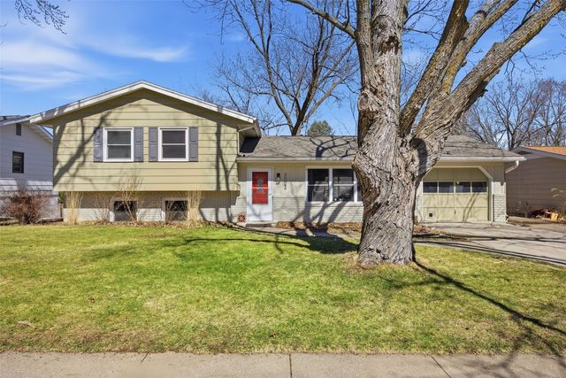 3002 Brookside Drive, Iowa City, IA 52245