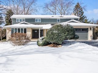 2S630 AVENUE CHATEAUX EAST, Oak Brook, IL 60523