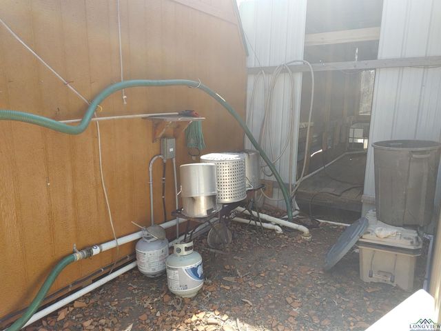 2505 Dorough Rd, Karnack, TX 75661