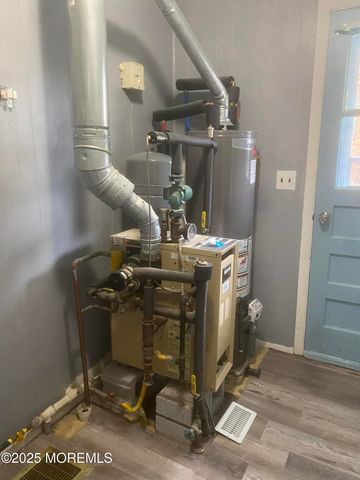 23 Yellowstone Drive, Toms River, NJ 08753