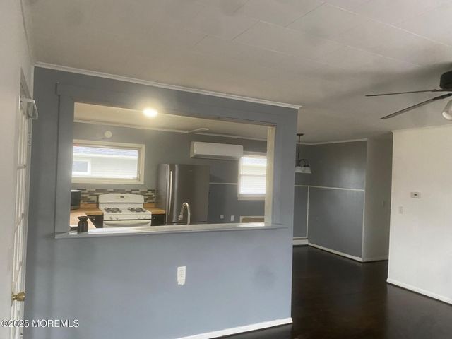 23 Yellowstone Drive, Toms River, NJ 08753