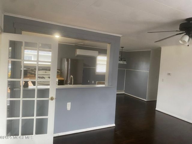 23 Yellowstone Drive, Toms River, NJ 08753