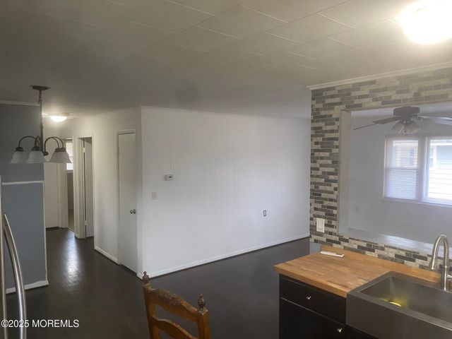 23 Yellowstone Drive, Toms River, NJ 08753