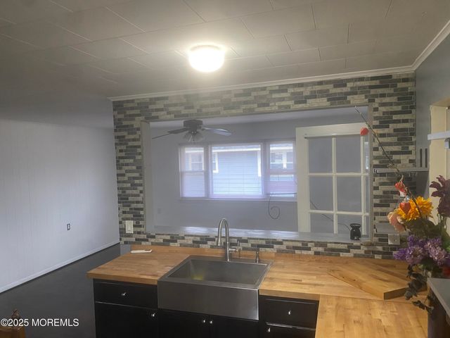 23 Yellowstone Drive, Toms River, NJ 08753