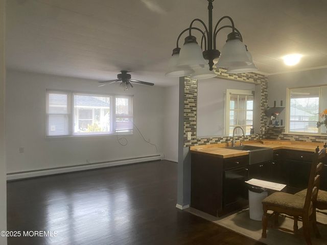 23 Yellowstone Drive, Toms River, NJ 08753