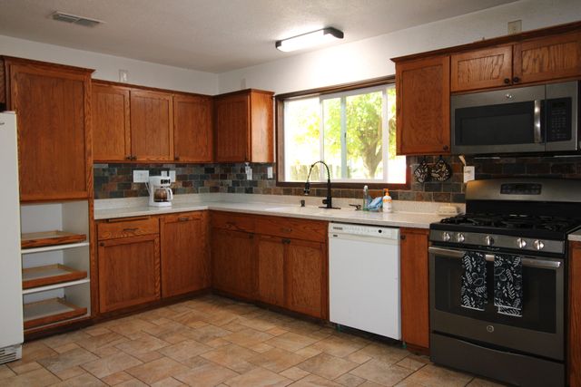 17125 Zanita Trail, Anderson, CA 96007