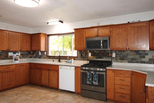 17125 Zanita Trail, Anderson, CA 96007