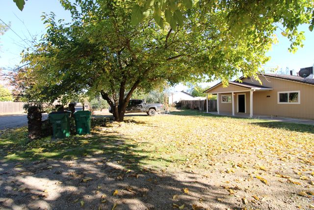 17125 Zanita Trail, Anderson, CA 96007