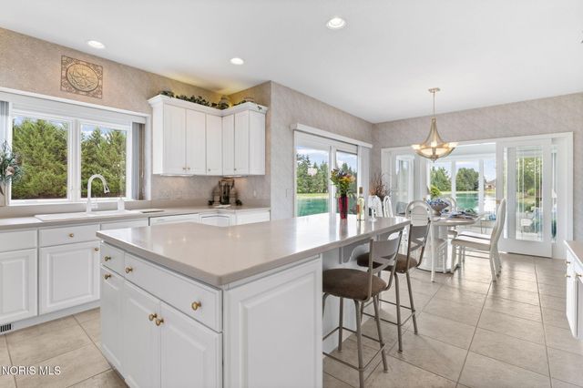 6957 Secluded Pines Drive, Maumee, OH 43537