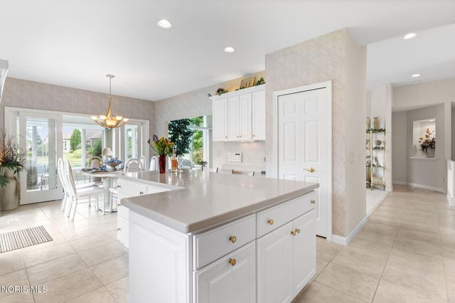 6957 Secluded Pines Drive, Maumee, OH 43537
