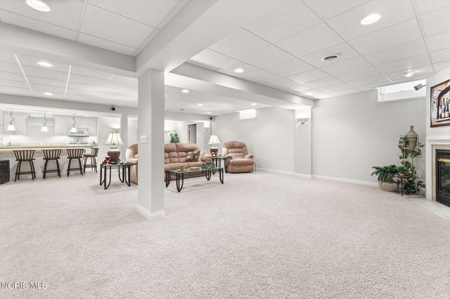 6957 Secluded Pines Drive, Maumee, OH 43537