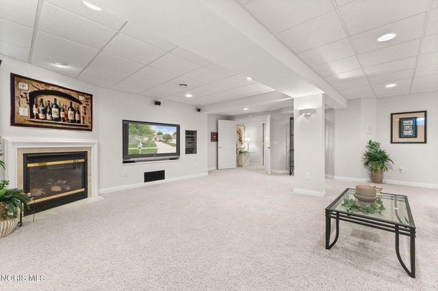 6957 Secluded Pines Drive, Maumee, OH 43537