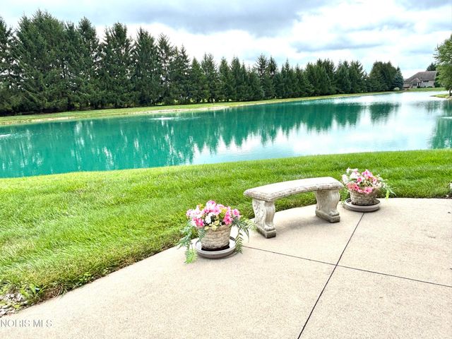 6957 Secluded Pines Drive, Maumee, OH 43537