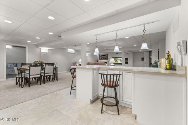 6957 Secluded Pines Drive, Maumee, OH 43537
