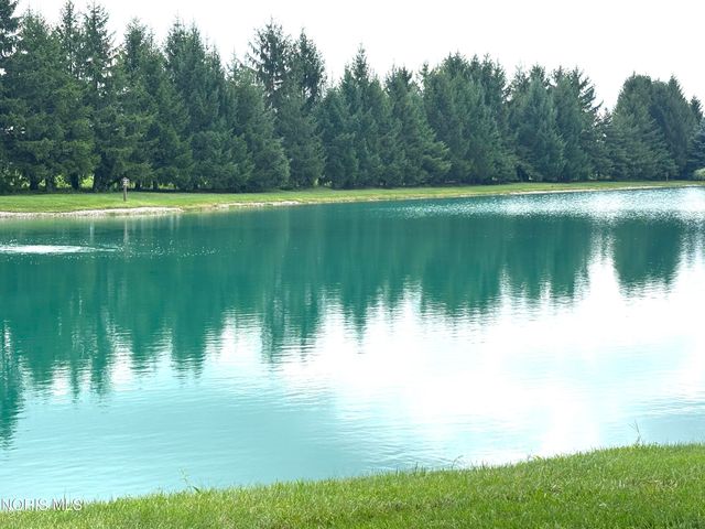 6957 Secluded Pines Drive, Maumee, OH 43537