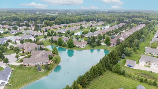 6957 Secluded Pines Drive, Maumee, OH 43537