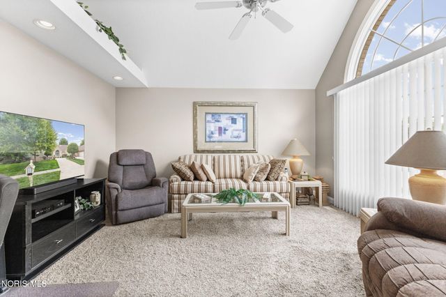 6957 Secluded Pines Drive, Maumee, OH 43537