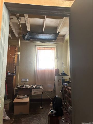 94-891 Waipahu Street, Waipahu, HI 96797