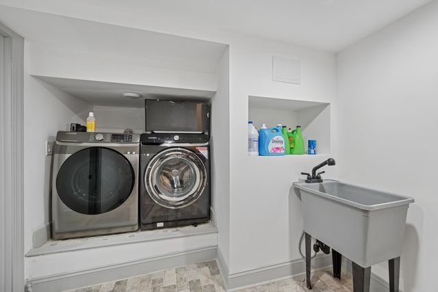 4728 N Kennicott Avenue, Chicago, IL 60630